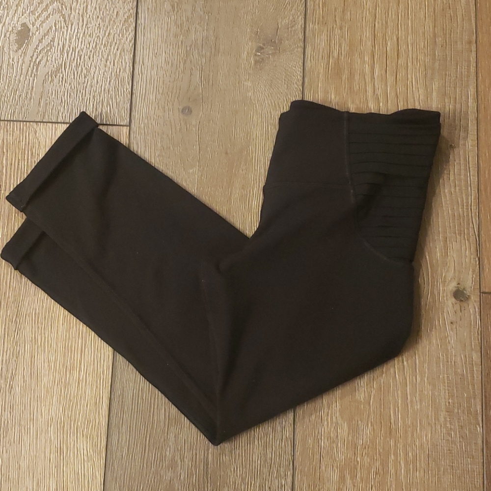 Lululemon 21" cropped leggings